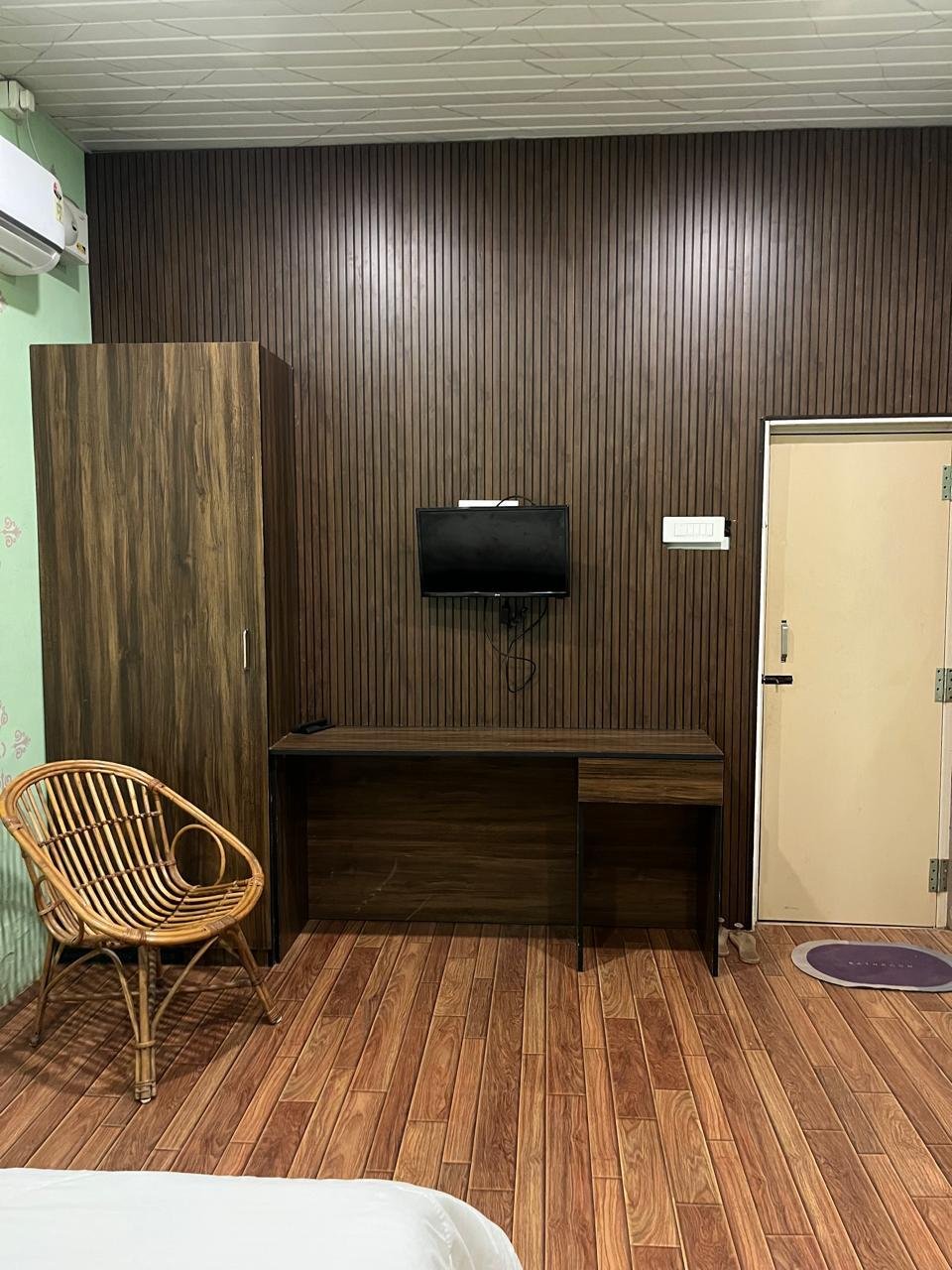 Resorts with Trekking Near Coimbatore